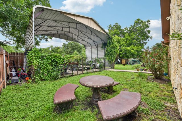 205 N Avenue E, Elgin, TX 78621