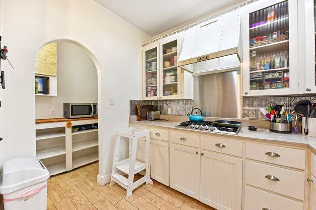 205 N Avenue E, Elgin, TX 78621
