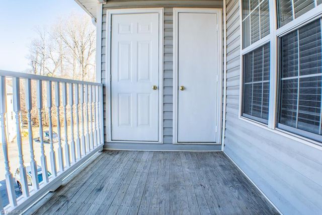 334 Quietwood Drive, Winston-salem, NC 27103