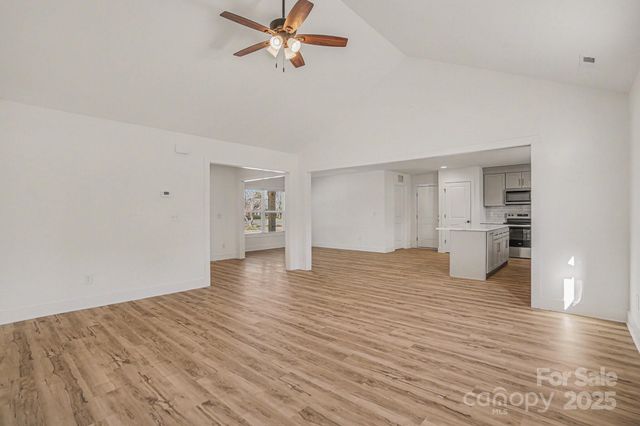 224 Meadow Oaks Drive, Statesville, NC 28625