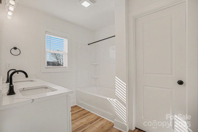 224 Meadow Oaks Drive, Statesville, NC 28625