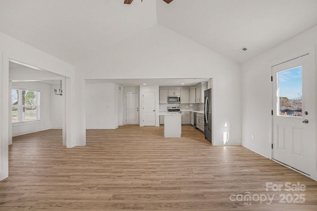 224 Meadow Oaks Drive, Statesville, NC 28625