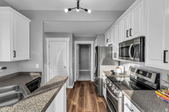 8459 S IVY GABLE DR, West Jordan, UT 84081