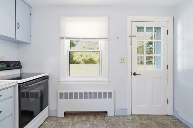 24 Grandview St, Northampton, MA 01062