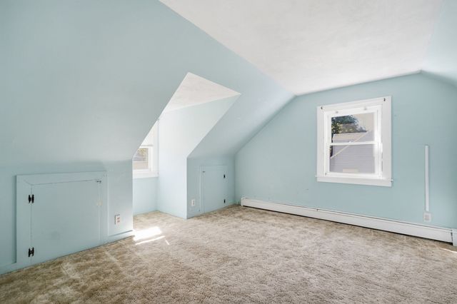 24 Grandview St, Northampton, MA 01062