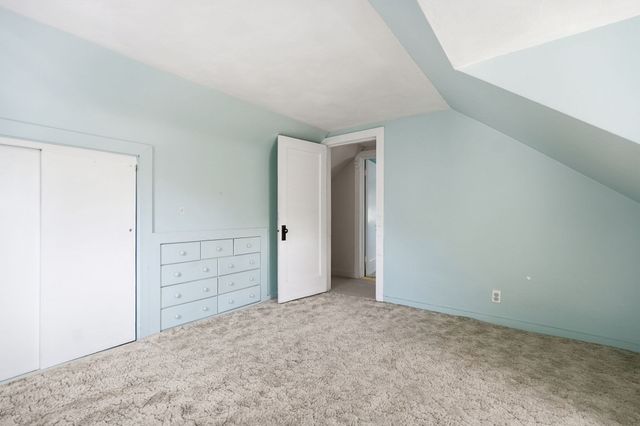 24 Grandview St, Northampton, MA 01062