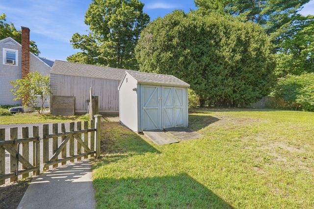 24 Grandview St, Northampton, MA 01062