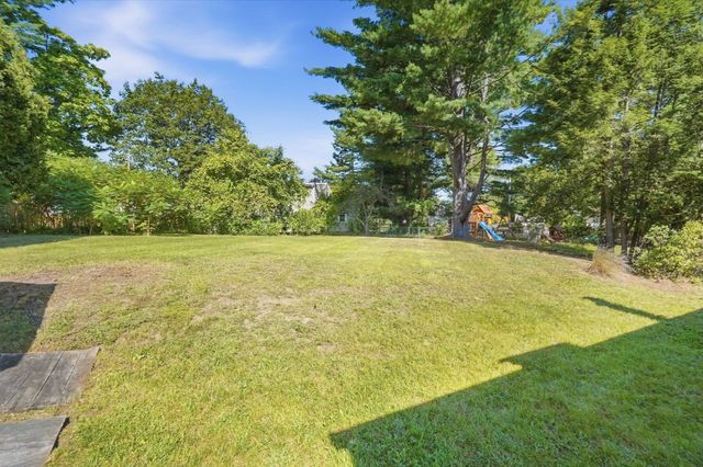 24 Grandview St, Northampton, MA 01062