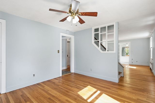 24 Grandview St, Northampton, MA 01062