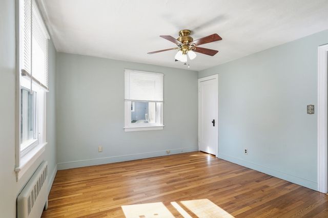 24 Grandview St, Northampton, MA 01062