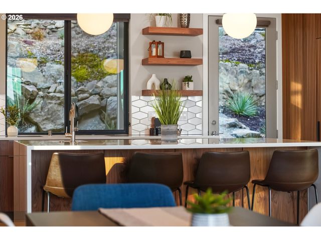 517 Ne PROVINCE Dr, Camas, WA 98607