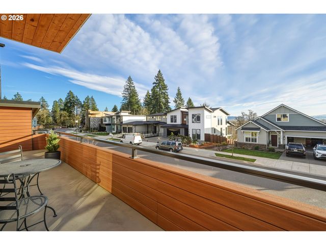 517 Ne PROVINCE Dr, Camas, WA 98607