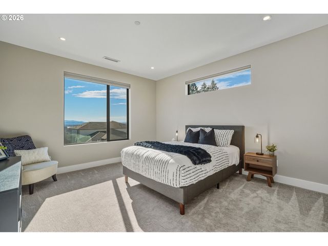 517 Ne PROVINCE Dr, Camas, WA 98607