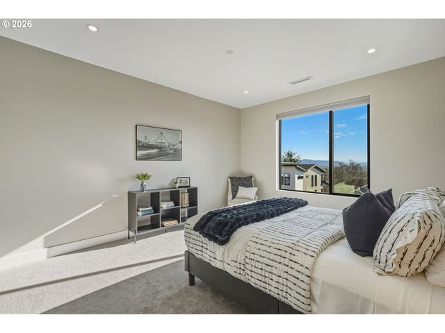 517 Ne PROVINCE Dr, Camas, WA 98607