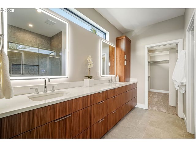 517 Ne PROVINCE Dr, Camas, WA 98607