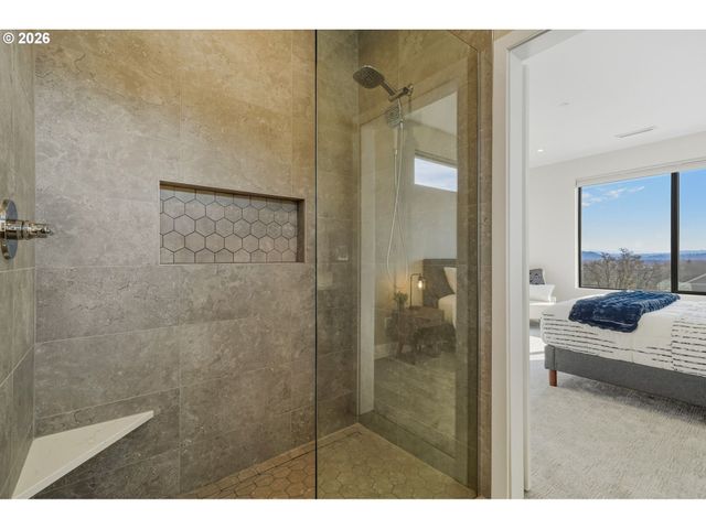 517 Ne PROVINCE Dr, Camas, WA 98607