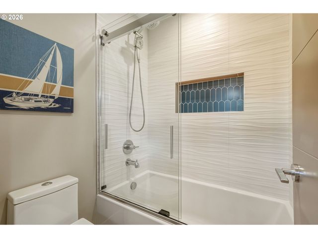 517 Ne PROVINCE Dr, Camas, WA 98607