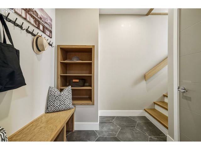 517 Ne PROVINCE Dr, Camas, WA 98607