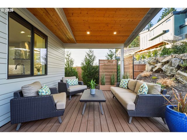 517 Ne PROVINCE Dr, Camas, WA 98607