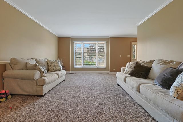 710 Cimarron Drive, Cary, IL 60013