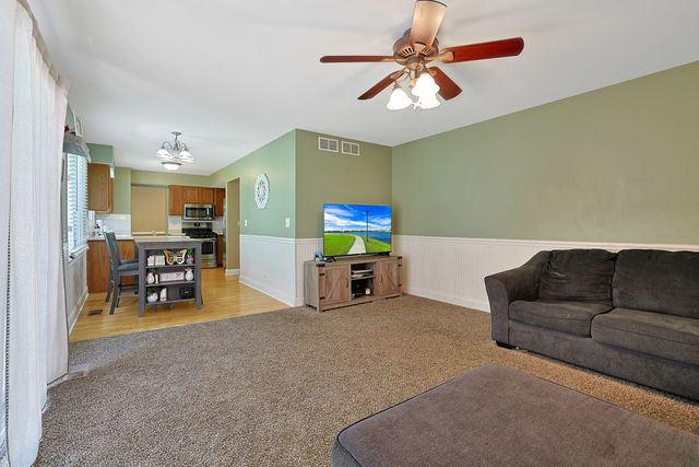 710 Cimarron Drive, Cary, IL 60013