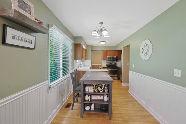 710 Cimarron Drive, Cary, IL 60013