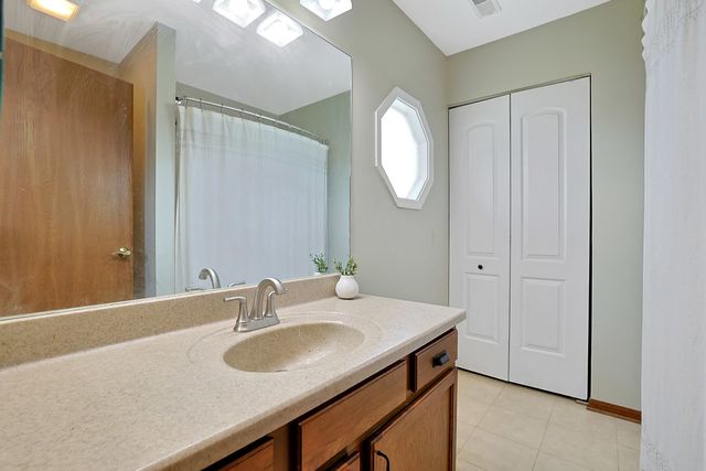 710 Cimarron Drive, Cary, IL 60013
