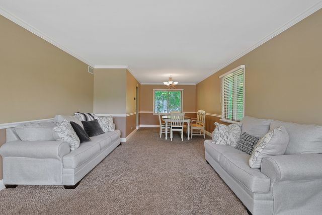 710 Cimarron Drive, Cary, IL 60013