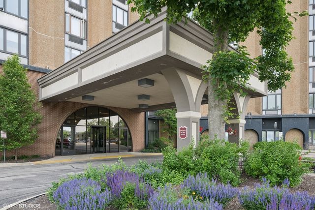 1 Renaissance Place 3PH, Palatine, IL 60067