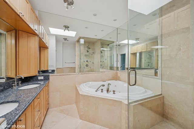 1 Renaissance Place 3PH, Palatine, IL 60067