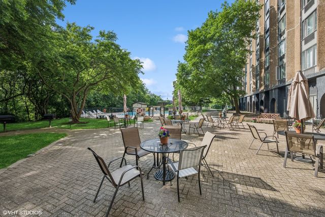 1 Renaissance Place 3PH, Palatine, IL 60067