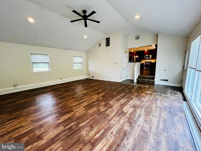 559 CHESTNUT TER, Vineland, NJ 08360