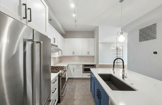 3140 N Sheffield Avenue 709, Chicago, IL 60657