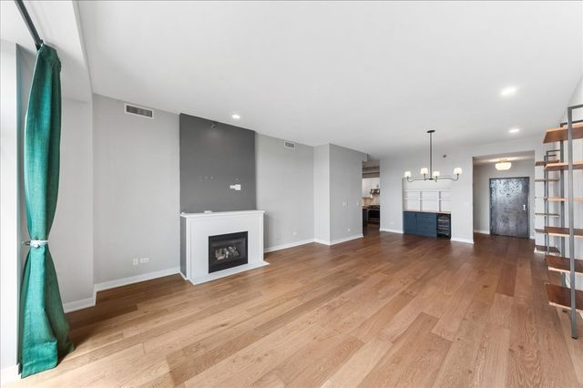 3140 N Sheffield Avenue 709, Chicago, IL 60657