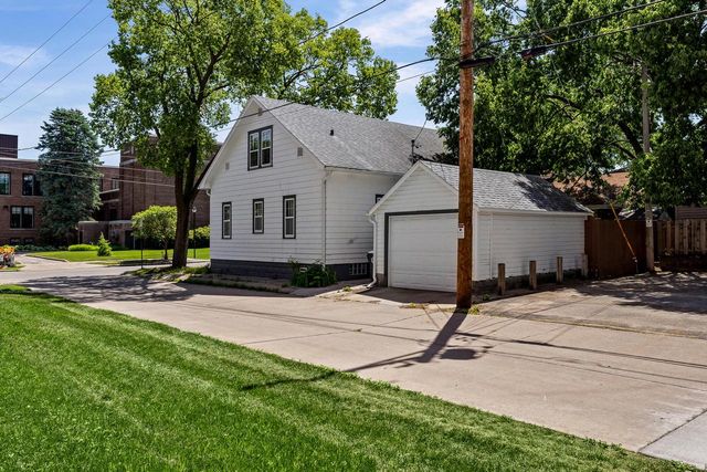 213-215 16th STREET N, La Crosse, WI 54601