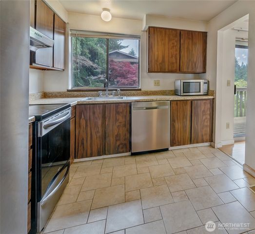 1230 N Newton Street, Tacoma, WA 98406