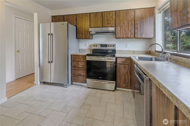 1230 N Newton Street, Tacoma, WA 98406