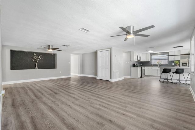 9201 HUNT CLUB LANE, Port Richey, FL 34668