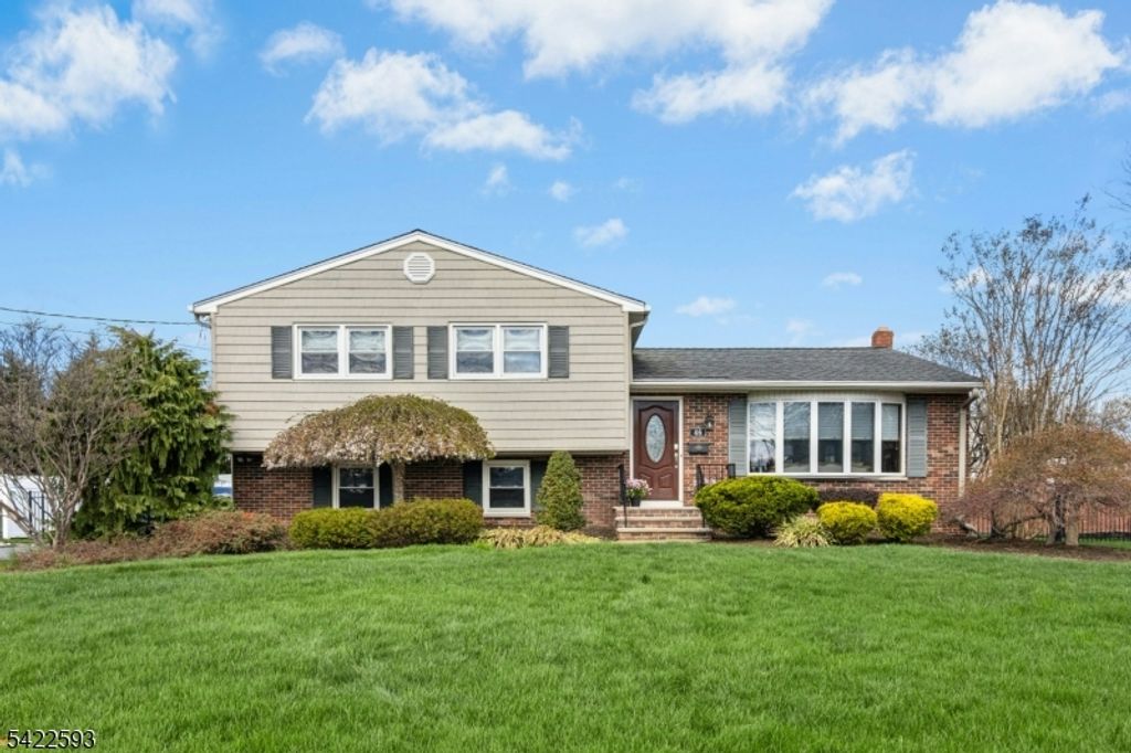 46 SURREY ROAD, Clark Twp., NJ 07066