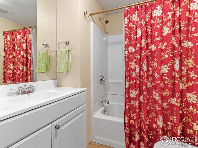 3644 Oakwood Drive, Longmont, CO 80503