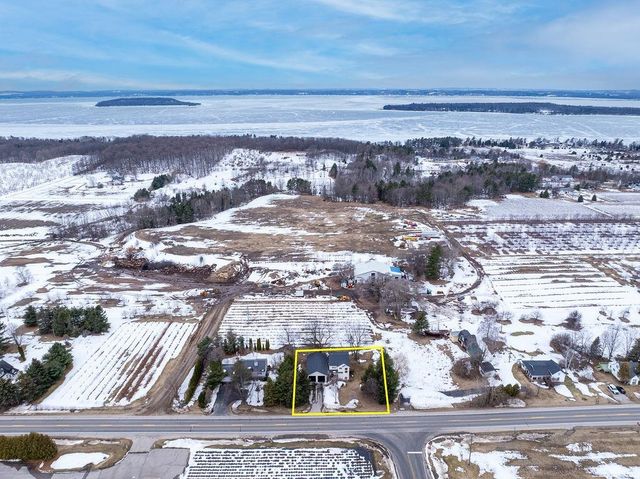 13467 Center, Traverse City, MI 49686