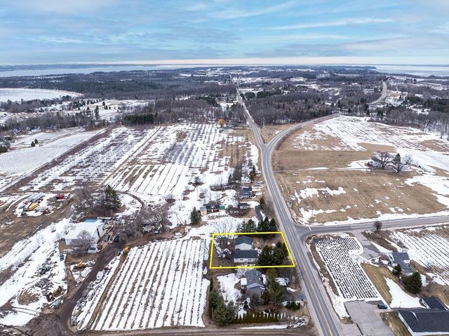 13467 Center, Traverse City, MI 49686