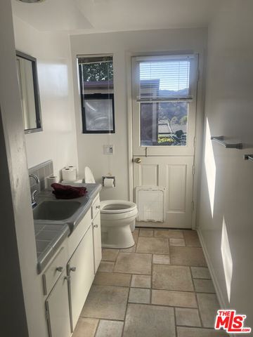 2027 Westridge Road, Los Angeles, CA 90049