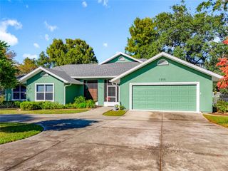 1102 MIZELL ROAD, Leesburg, FL 34748