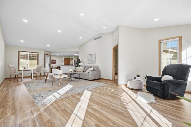 9412 Eagle Court, Monticello, MN 55362