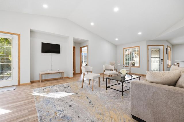 9412 Eagle Court, Monticello, MN 55362