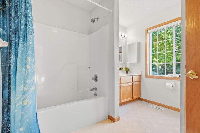 9412 Eagle Court, Monticello, MN 55362