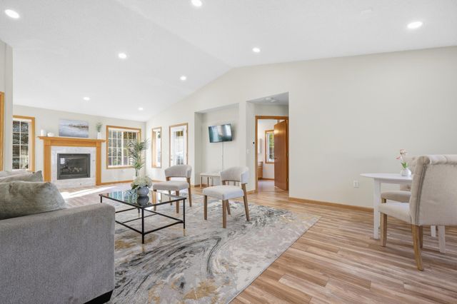 9412 Eagle Court, Monticello, MN 55362