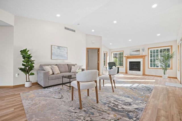 9412 Eagle Court, Monticello, MN 55362