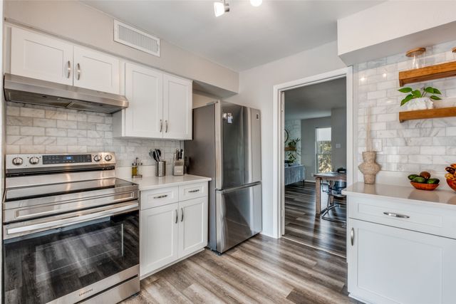 10650 Steppington Drive 212, Dallas, TX 75230